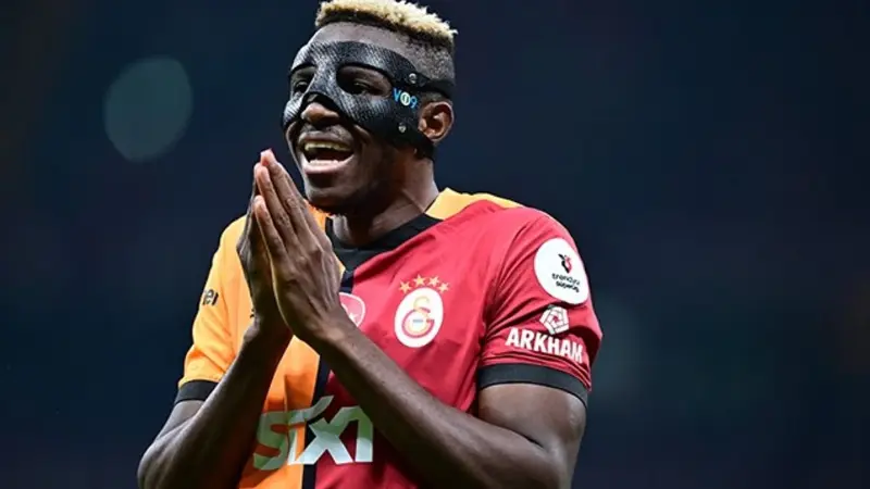Osimhen’in Galatasaray’dan İstediği Rakam Dudak Uçuklattı! Galatasaray'ın kadroda tutmak istediği Victor Osimhen'in, maaş ve sözleşme süresine
