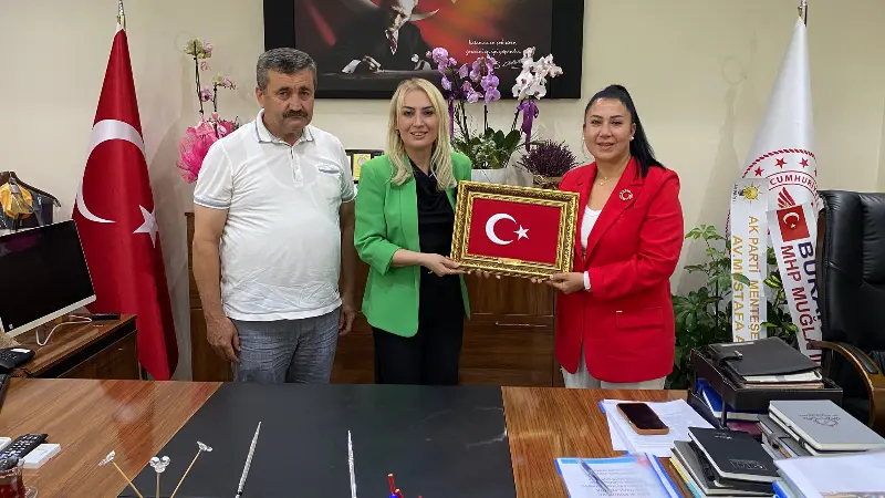 Türk Sağlık-Sen’den İl Sağlık Müdürü Akça’ya Ziyaret Türk Sağlık-Sen Muğla Şube Yönetimi, Kadın Kolları ve Merkez Temsilcileri,