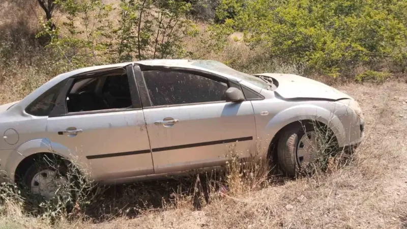 Uyuklayan sürücü eşinin ikazıyla panikleyip şarampole uçtu Uşak’tan diş tedavisi için ailesiyle birlikte Denizli’ye gelen sürücü, dönüş