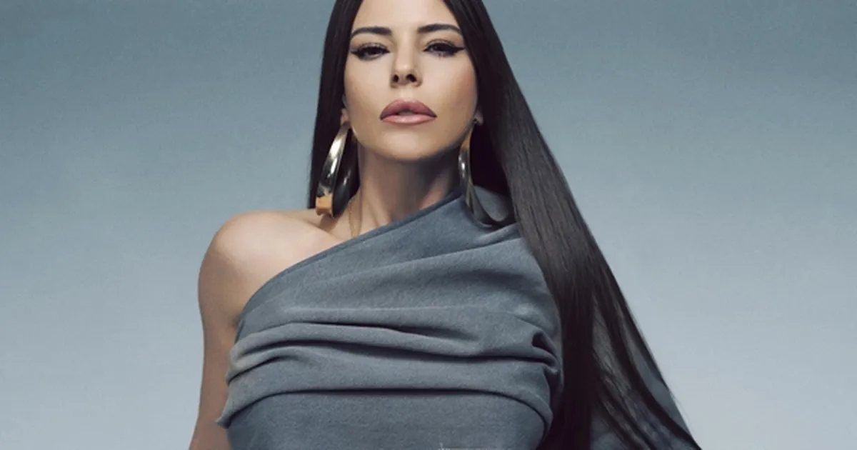 Türk popunun zirvedeki ismi Simge, yeni şarkısı “Mucize” ile listelere