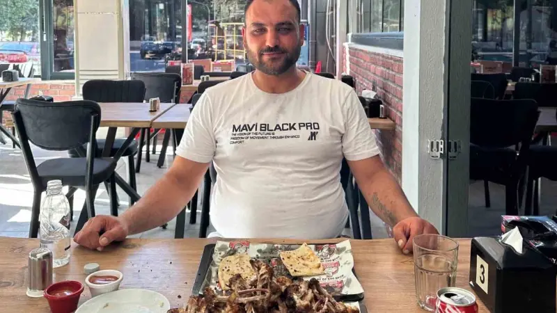 Denizli’de bir işletmenin düzenlediği yemek yarışmasında, 1 saate 100 adet