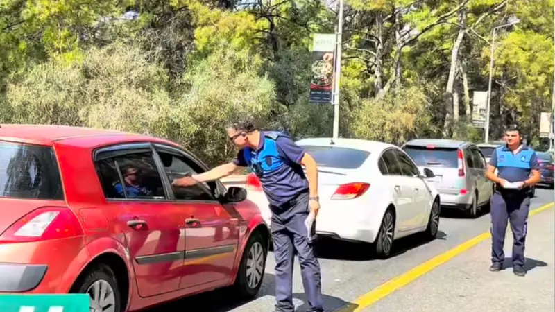 Muğla’nın gözde turizm merkezlerinden Akyaka’da, zabıta ekipleri orman yangınlarına karşı