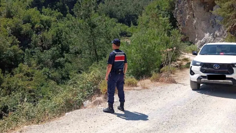 Aydın’da Milli Park’ta yasak alana giren 12 kişiye 35 bin lira ceza Kuşadası Milli Parkı'nda yasaklı bölgeye giren 12 kişiye, orman yangınlarını