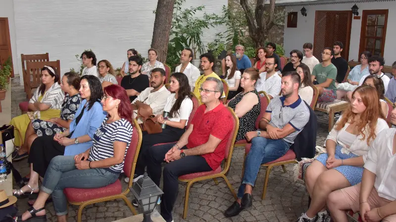 MSKÜ BİO tarafından düzenlenen Bilim Kafe etkinlikleri kapsamında  “Arkeoloji Ne