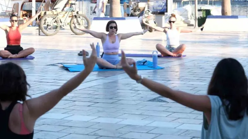 Bodrum Belediyesi'nin "Bodrum'la Nefes Al" temasıyla başlattığı Açık Hava Yoga