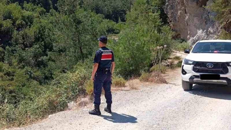 Kuşadası Dilek Yarımadası Milli Parkı'nda girilmesi yasak ormanlık alana giren