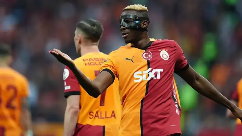 Galatasaray'ın Victor Osimhen transferinde sona yaklaştığı öne sürüldü; Napoli ile