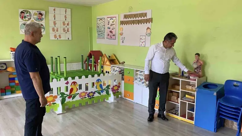 Menteşe İlçe Milli Eğitim Müdürü İdris Kömürcü, Sabri Acarsoy İlkokulu'nu