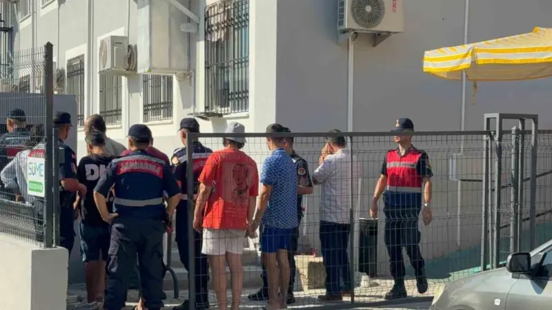 Muğla'nın Seydikemer ilçesi Karadere Plajı'nda yasa dışı yollarla yurt dışına