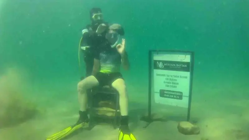 Kocaeli'de berberlik mesleğine 10 yıl aradan sonra geri dönen Mustafa