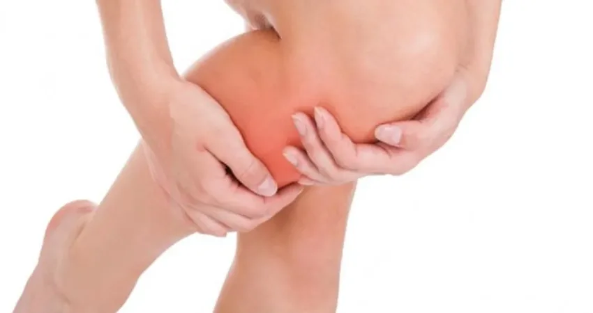 Fizik Tedavi ve Rehabilitasyon Uzmanı Doç. Dr. Ahmet İnanır, bacak