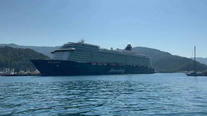 Malta bayraklı 295 metre uzunluğundaki dev kurvaziyer gemisi 'Mein Schiff