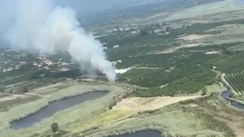  Muğla’nın Köyceğiz ilçesinde öğle saatlerinde yangın çıktı.