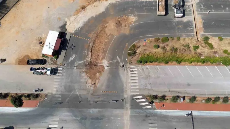 Muğla Sıtkı Koçman Üniversitesi'nin A Kapısı tadilat nedeniyle geçici olarak