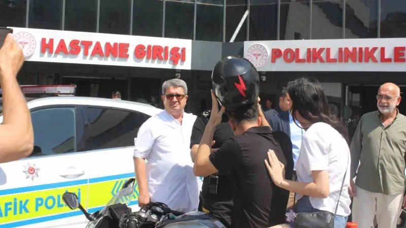 Muğla'nın Marmaris ilçesinde artan motosiklet kazaları sonrası hastane başhekimleri, kask