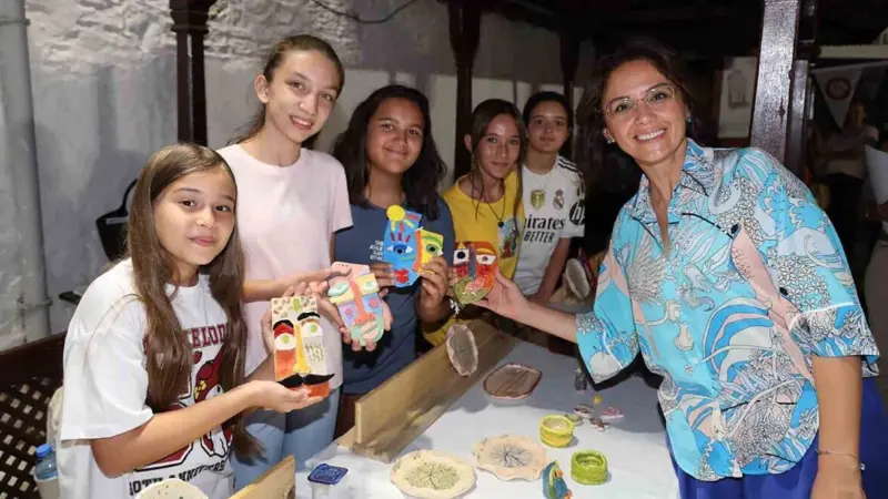 Menteşe Belediyesi'nin düzenlediği ücretsiz yaz kursları renkli bir etkinlik ile