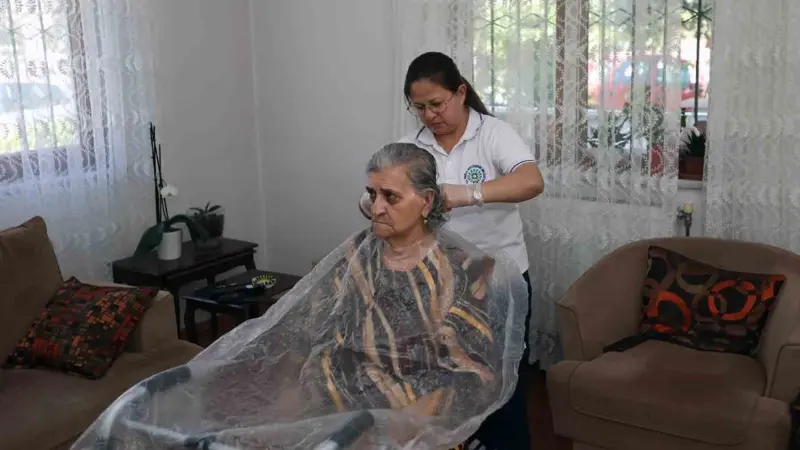 Muğla Büyükşehir Belediyesi, evde bakım hizmetleriyle 13 ilçede sağlık desteği