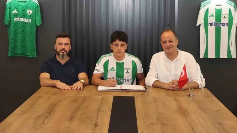 Muğlaspor, altyapısından 2006 doğumlu sağ bek Emre Şimşek'i A Takım