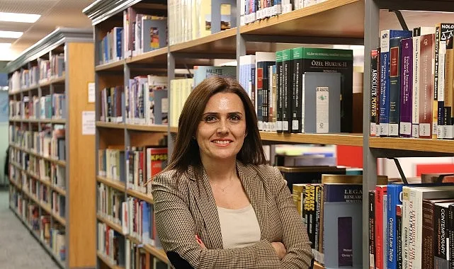 Üsküdar Üniversitesi İletişim Fakültesi Dekanı Prof. Dr. Gül Esra Atalay,