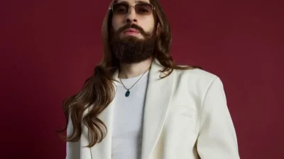 Emre Fel’den yeni single Yeni Anadolu’nun temsilcisi başarılı sanatçı Emre Fel, merakla beklenen ikinci