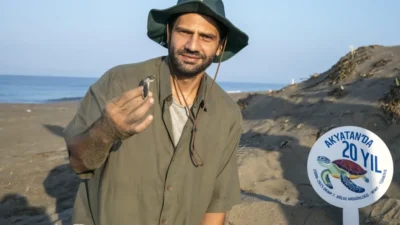 Kaan Urgancıoğlu WWF-Türkiye’nin Doğa Elçisi oldu Ünlü oyuncu Kaan Urgancıoğlu, bu yılki saha kampına gönüllü olarak