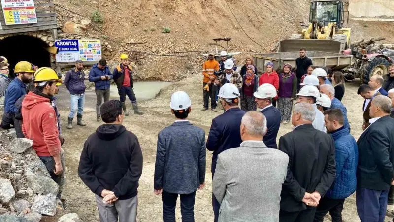 Denizli'nin Acıpayam ilçesindeki bir krom madeninde meydana gelen göçükten 25