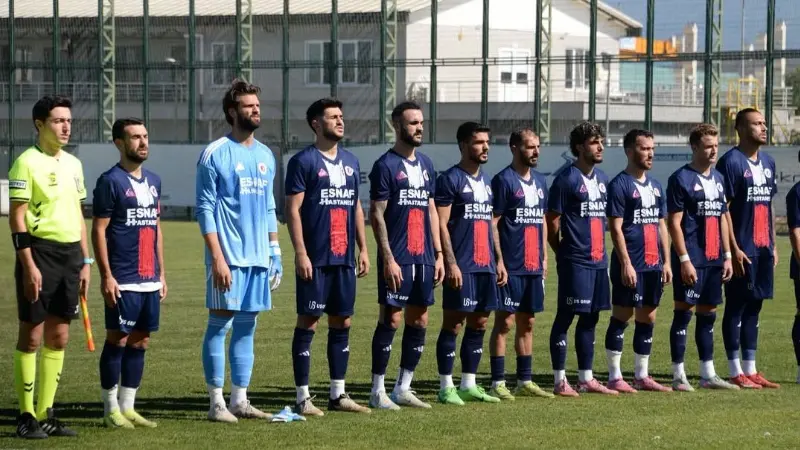 Dakika 36’da Bera Çeken’in attığı golle galibiyeti garantileyen Fethiyespor, Ziraat