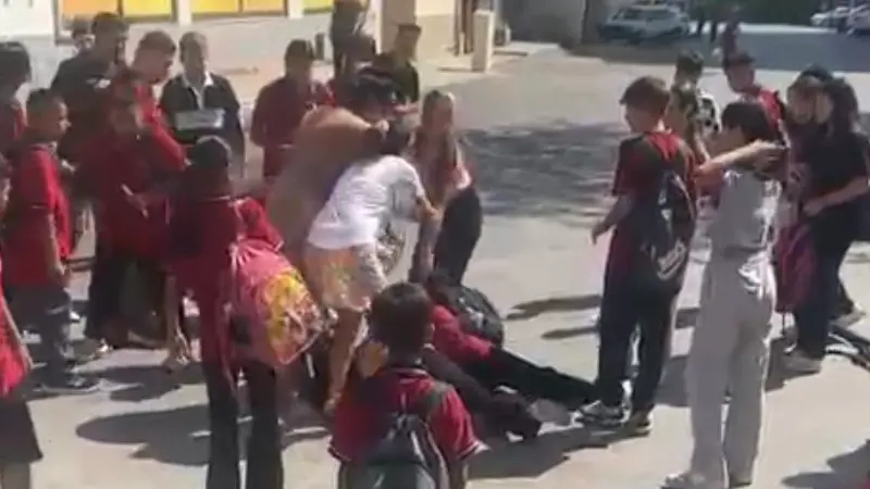 İzmir'in Karşıyaka ilçesinde, 12 yaşındaki B.T. akran zorbalığı sonucu 10