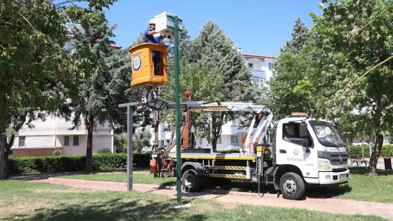 Muğla Büyükşehir Belediyesi, çocukların güvenliğini artırmak için parklara güvenlik kameraları