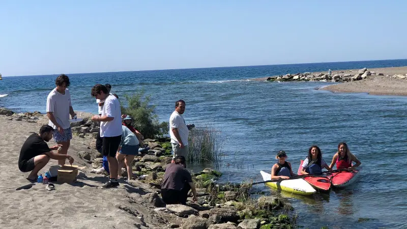 Gençler, Dalaman’da düzenlenen kano etkinliğinde hem spor yaptı hem de