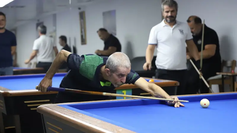 Muğla Kapalı Yüzme Havuzu Bilardo Salonu’nda Büyükler Üç Bant Bilardo