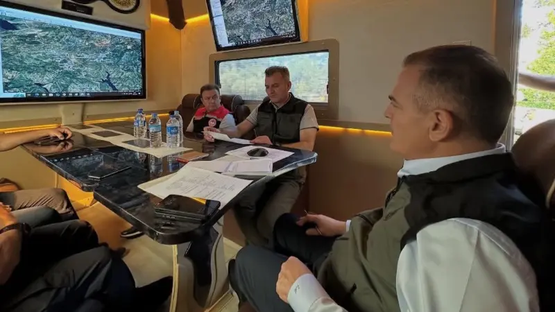 Muğla Valisi Dr. İdris Akbıyık, Köyceğiz Pınar Mahallesi’ndeki Mobil Yangın