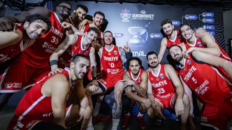 Türkiye , EuroBasket 2025 final maçında son dakikada Almanya'nın ardı