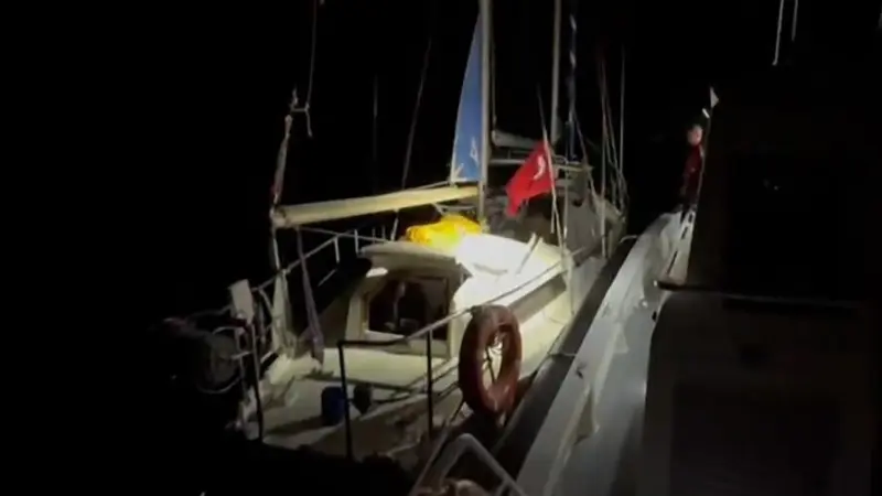 Muğla'nın Milas ilçesinde, Sahil Güvenlik ve Jandarma ekiplerinin ortak operasyonuyla