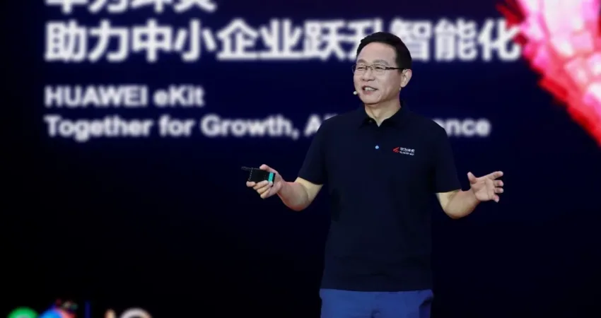 Huawei Yönetim Kurulu İcra Direktörü David Wang, Şanghay'da düzenlenen HUAWEI