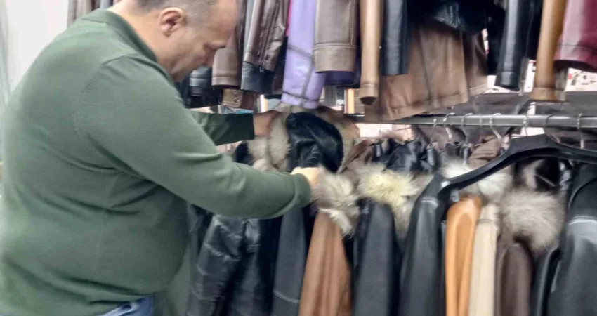 Denizli'de 36 yıllık deri ustası Mehmet Çukur, sektördeki çırak krizi