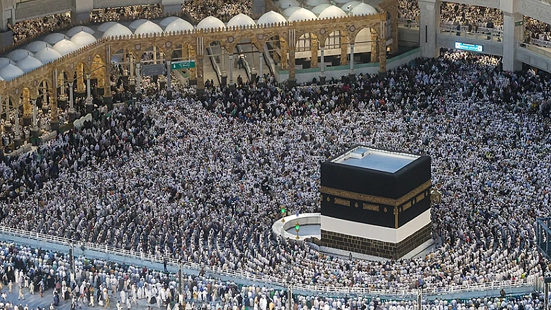 Hac kurasında kesin kayıt hakkı elde eden ancak isminin yanında