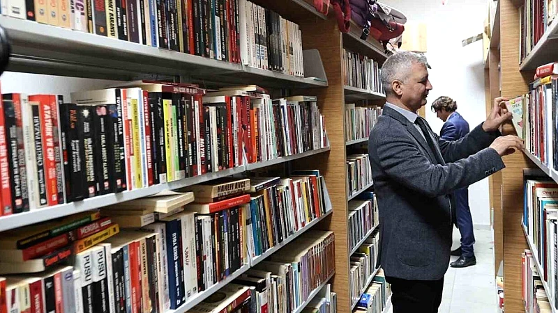 Muğla Büyükşehir Belediyesi, "Muğla Okuyor, Muğla Paylaşıyor" kitap bağış kampanyası