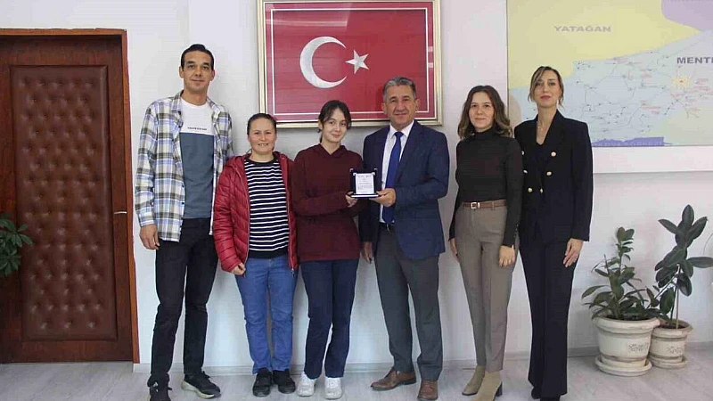 Menteşe İlçe Milli Eğitim Müdürlüğü, 10 Kasım anısına düzenlenen şiir