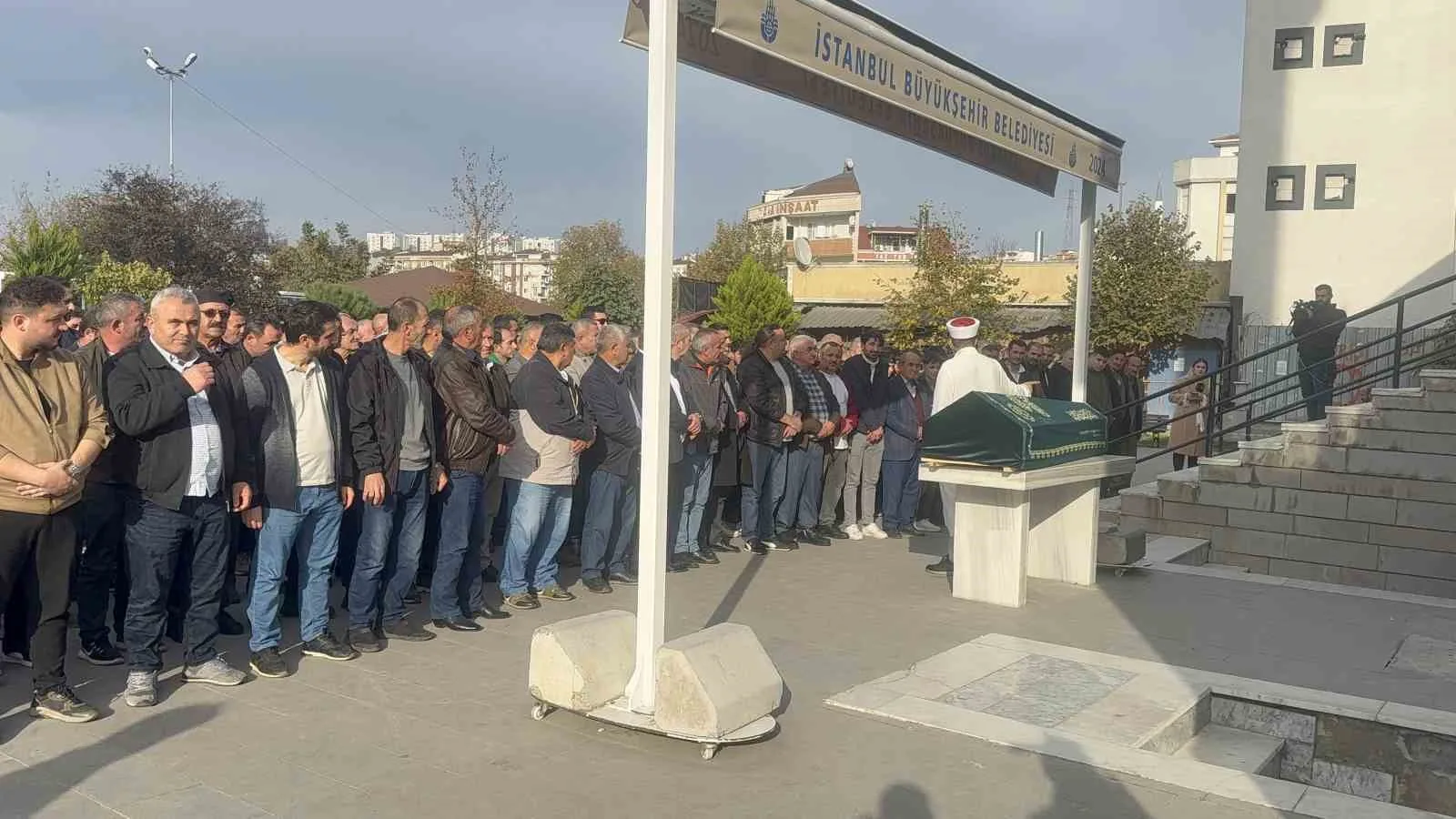 13 yaşındaki Eren Yılgın, İstanbul Esenyurt'taki evinde ölü bulundu. Yediği