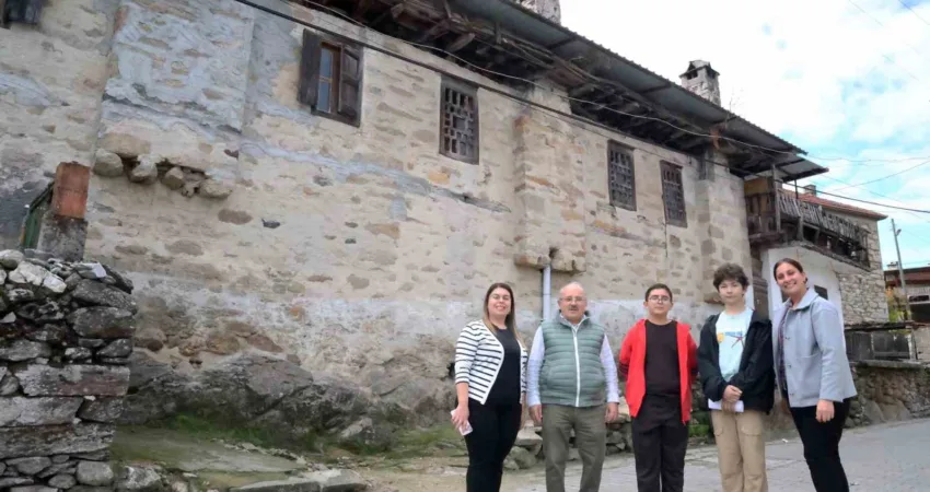 Katrancı Evleri ilgi odağı olmaya devam ediyor Muğla'nın Yatağan ilçesindeki özgün mimariye sahip geleneksel Katrancı evlerinin yok