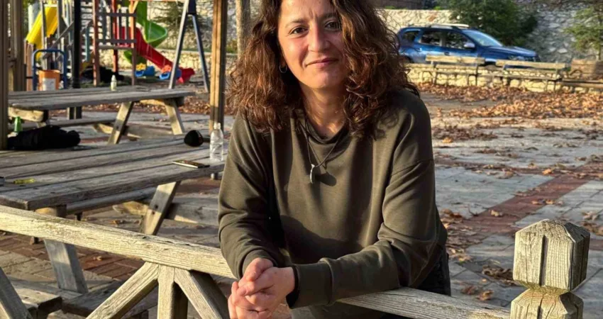 Metin Akpınar’ın biyolojik kızı olduğu iddia edilen Duygu Nebioğlu: “Dava bittiğinde susturulmuş çocukların da sesi olacağım” Duygu Nebioğlu, Yeşilçam oyuncusu Metin Akpınar'dan "babalık görevlerini yerine getirmediği"