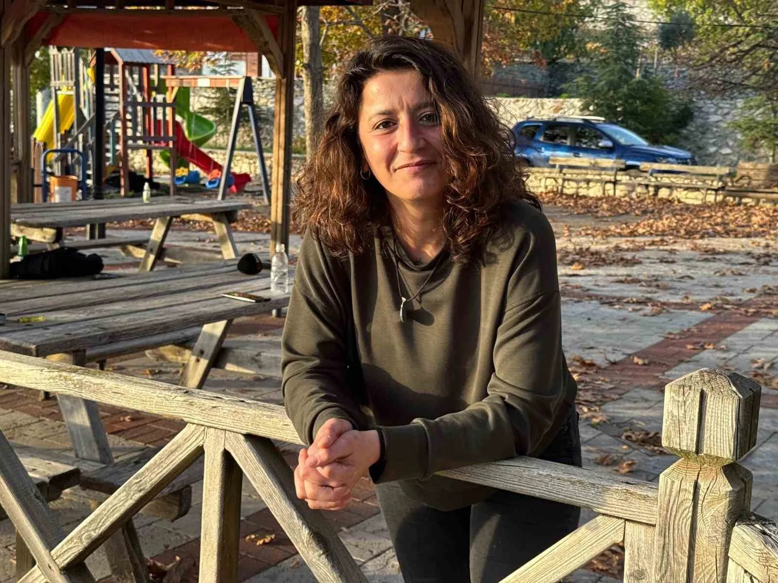 Duygu Nebioğlu, Yeşilçam oyuncusu Metin Akpınar'dan "babalık görevlerini yerine getirmediği"