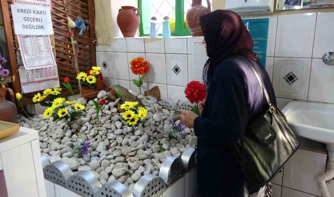 Isparta'daki bir pide salonunun içinde yer alan mezar, işletme sahibi