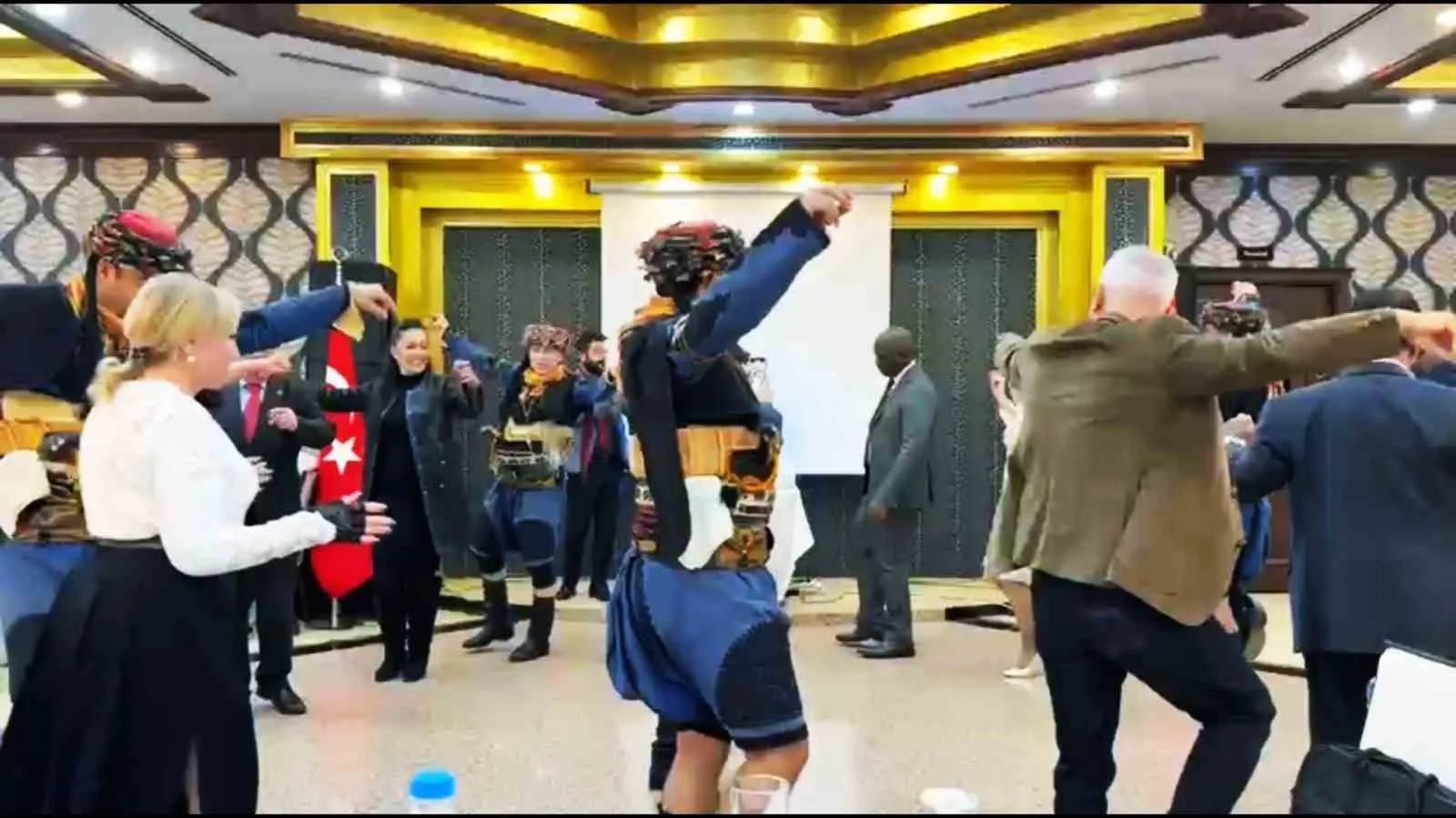 İzmir’deki uluslararası ‘Sağlık Turizmi’ konferansında, 52 ülkeden gelen büyükelçiler Muğla