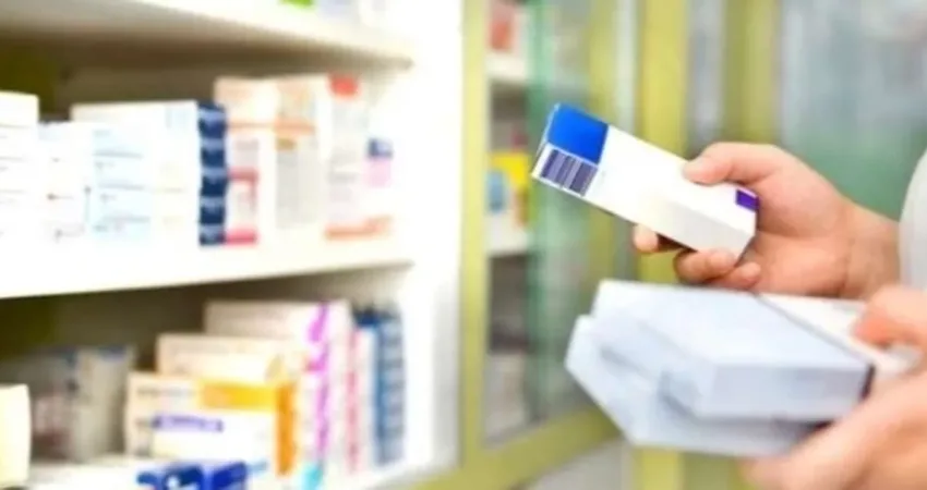 Çalışma ve Sosyal Güvenlik Bakanı Vedat Işıkhan, aralarında kanser tedavisinde