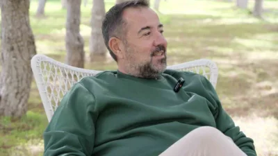 Ünlü komedyen Ata Demirer, tüplü dalışla tanıştığı ve "Adamanya" dediği