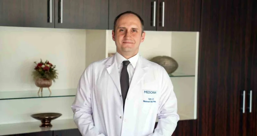 Uzmanından uyarı: “Çatlak da bir kırıktır. İster ince bir ’saç teli’ çatlağı olsun, ister kemiğin tamamen ayrıldığı bir kırık olsun, her ikisi de ’kırık’ olarak tanımlanır” Medicana Sağlık Grubu Ortopedi ve Travmatoloji Uzmanı Dr. Öğretim Üyesi