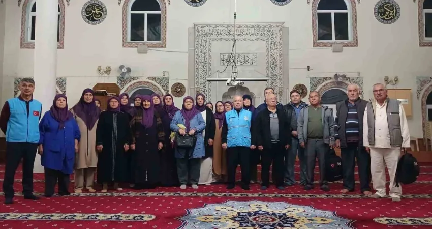 Yatağan’da umreciler dualarla uğurlandı Diyanet İşleri Başkanlığı'nın umre organizasyonu kapsamında, Yatağan'dan yola çıkan 26