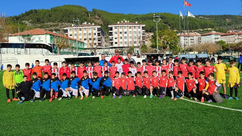 Menteşe’nin köklü kulüplerinden Düğerek Güneş Spor Kulübü, altyapıya verdiği önem,